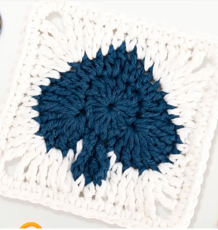 Free Spade Granny Square Pattern