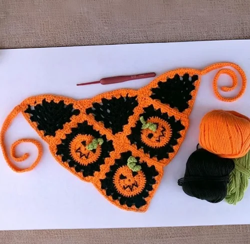 Pumpkin-Bandana-Free-Crochet-Pattern.webp