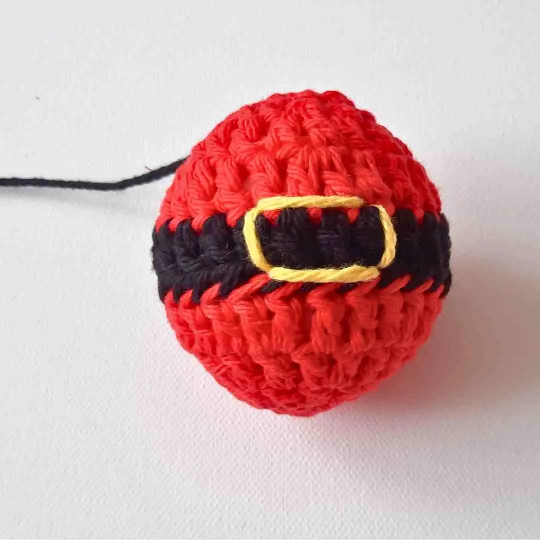 Easy Santa Bauble Crochet Pattern