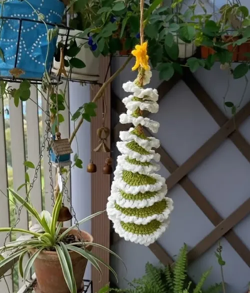 Crochet Dual-Toned Christmas Tree Wind Spinner