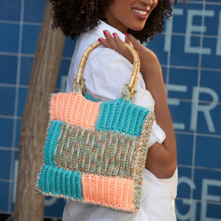 Simple ribbed crochet project bag pattern for organizing crafting supplies