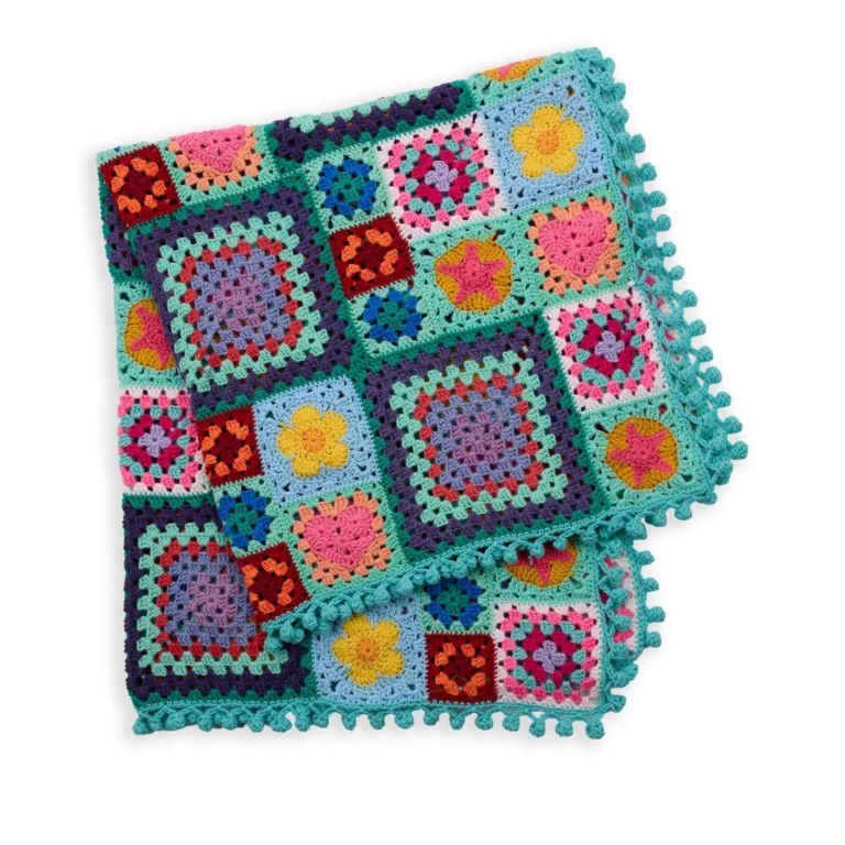 AlliO patchwork quilt-style blanket pattern design for DIY quilting projects