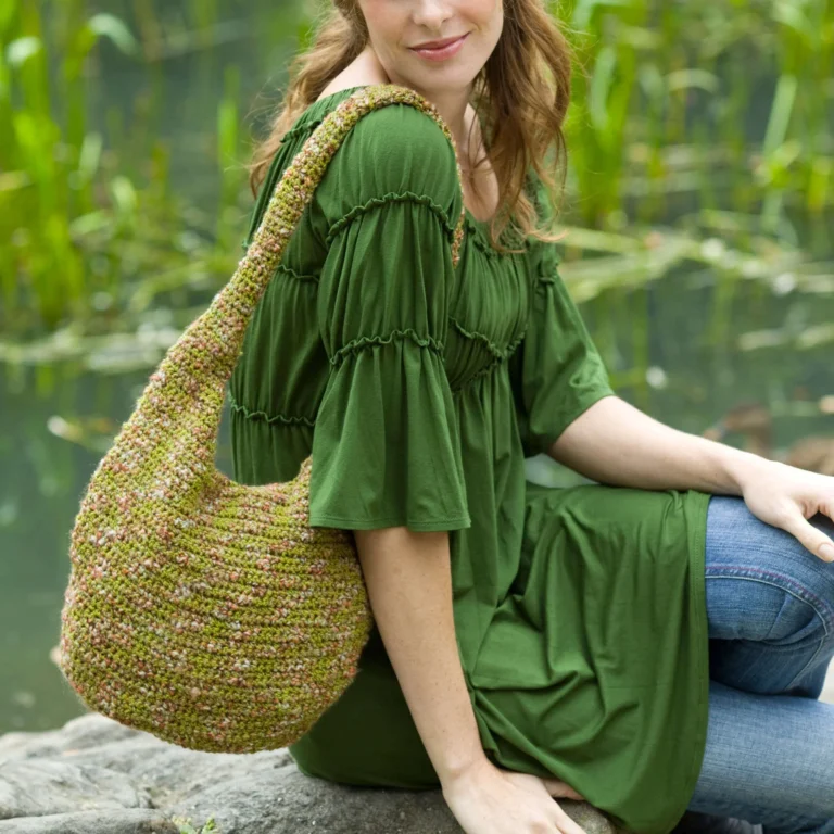 Boho crochet hobo bag pattern for trendy accessory creation