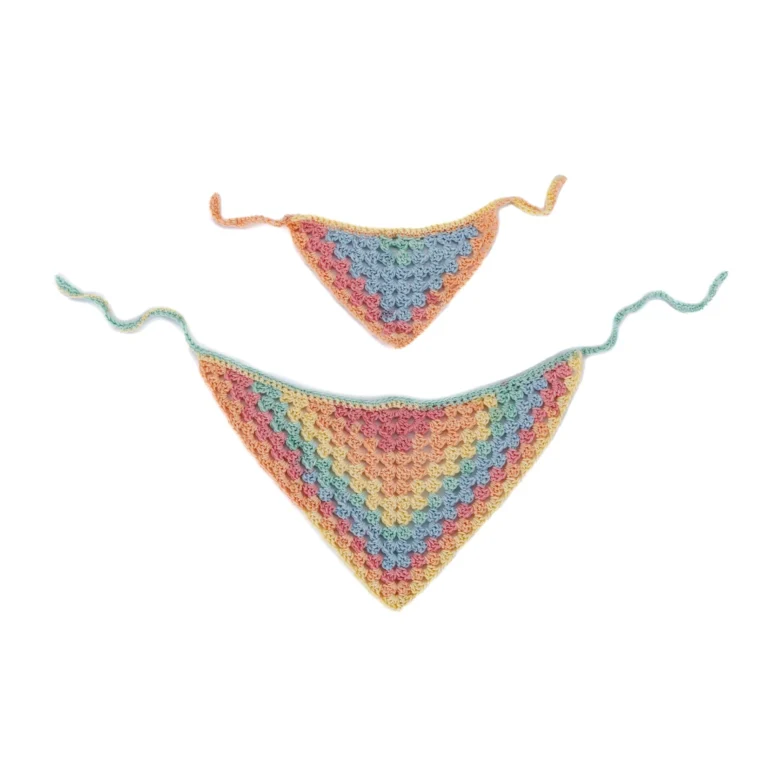Cute crochet kerchief pattern for stylish accessories