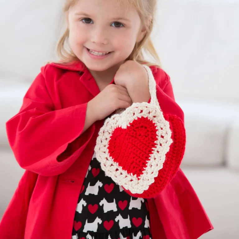 Beautiful heart gift bag pattern for creating unique and heartfelt presents.