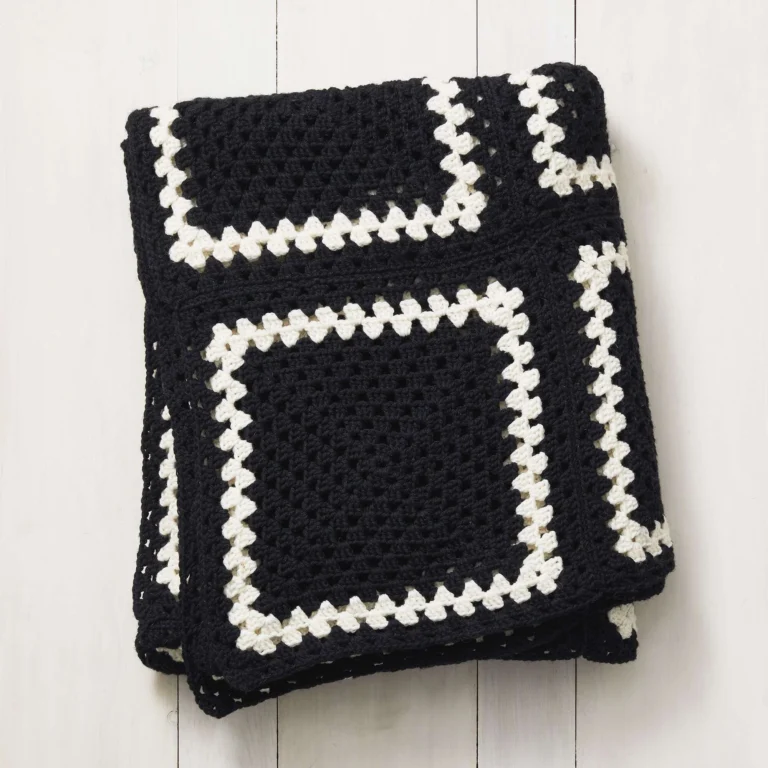 Jane's granny square crochet blanket tutorial pattern from Stitch Club
