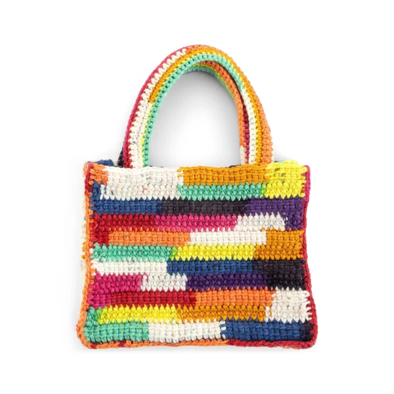 Large scrappy crochet tote pattern for DIY crochet projects