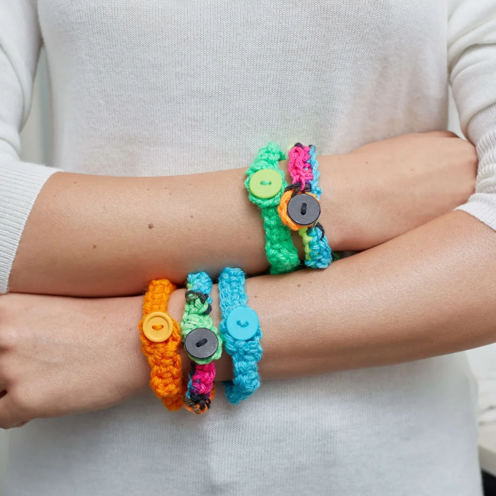 Beginner-friendly simple crochet bracelet pattern tutorial.