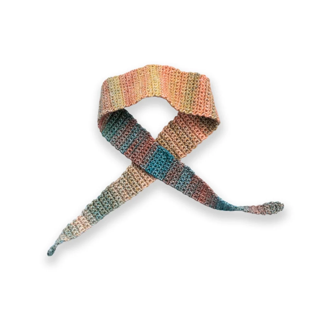 Tiny Triangle Crochet Scarf Pattern for stylish and easy DIY accessory