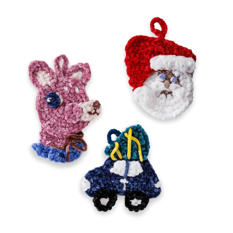 Vintage whimsy crochet Christmas ornament pattern design